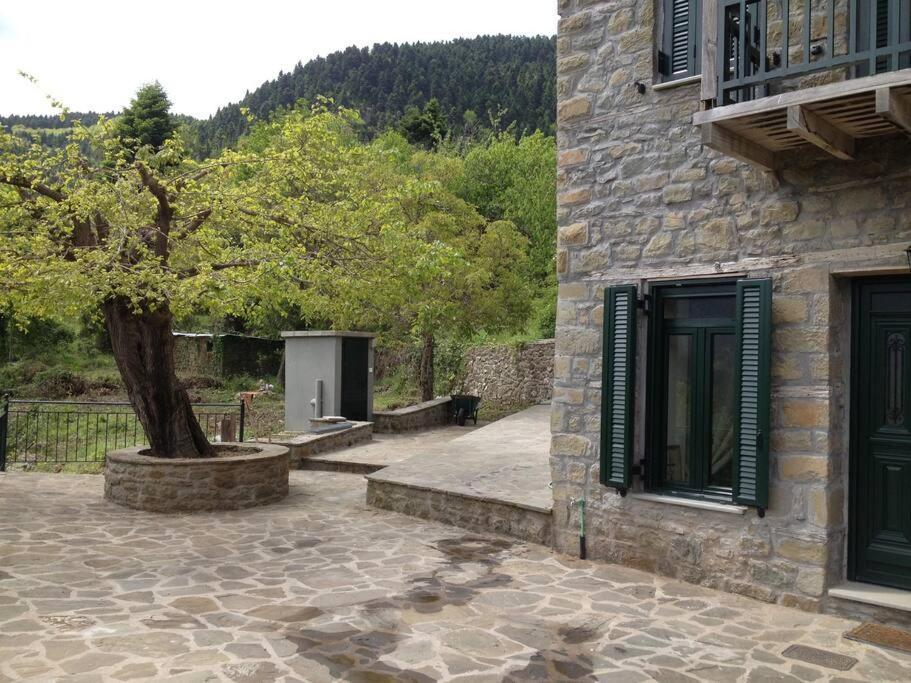 Villa Δάφνη 1933, Λιθόχτιστο Αρχοντικό Στο Βουνό Ano Chora Esterno foto
