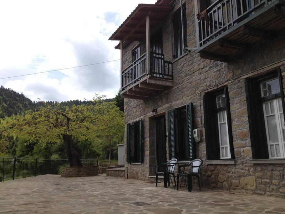 Villa Δάφνη 1933, Λιθόχτιστο Αρχοντικό Στο Βουνό Ano Chora Esterno foto